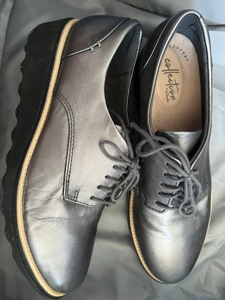 Zapatos Clarks plateados