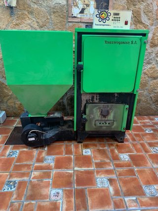 Caldera Policombustible 30 kW + Depósito