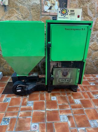 Caldera Policombustible 30 kW + Depósito