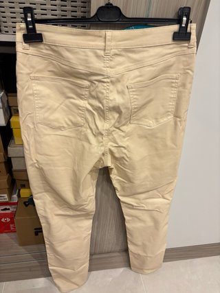 Pantalón efecto piel beige