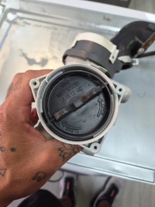 Bomba de desagüe lavadora LG F4WV3008S4W — 15 €