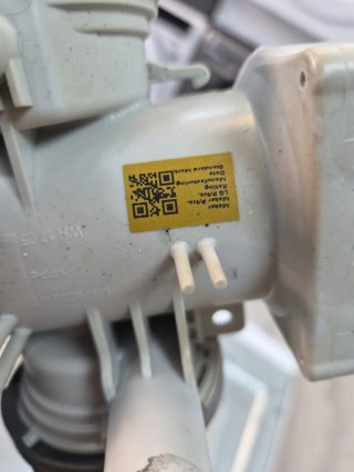 Bomba de desagüe lavadora LG F4WV3008S4W — 15 €