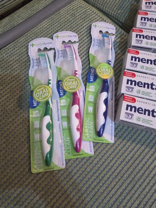Set 7 dentifrici Mentadent + 3 spazzolini