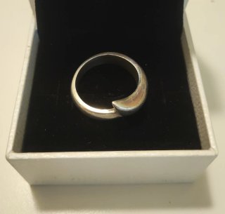Anillo de plata diseño moderno