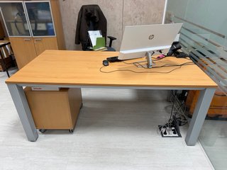 Mesa de oficina madera
