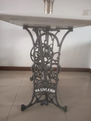 Mesa de coser antigua mármol y metal