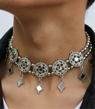 Gargantilla tipo choker plateado con espejitos