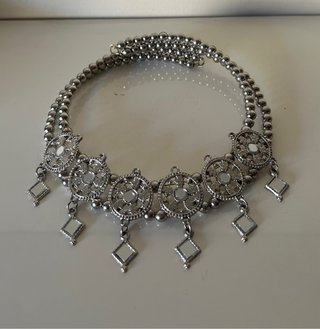 Gargantilla tipo choker plateado con espejitos