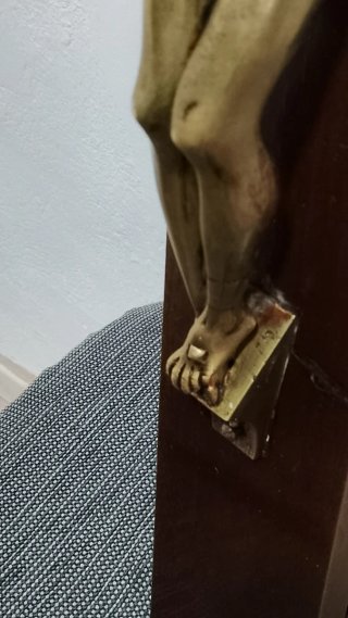 Cruz de madera con Jesús en bronce 84 cm