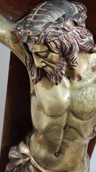 Cruz de madera con Jesús en bronce 84 cm