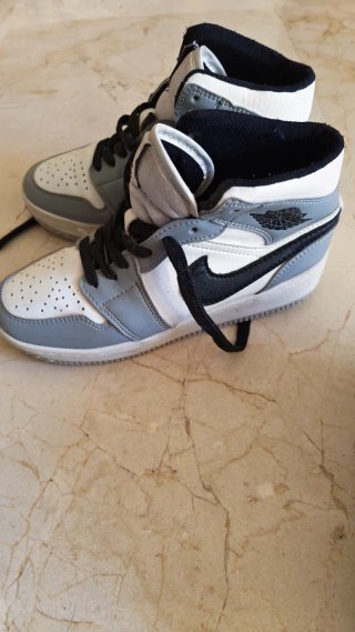 Scarpe Jordan Grigio e Bianco