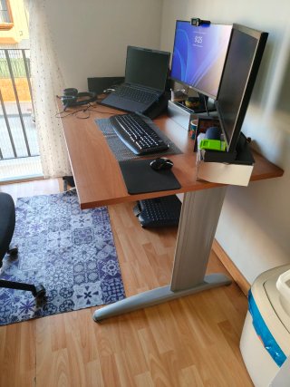 Mesa de escritorio madera y metal