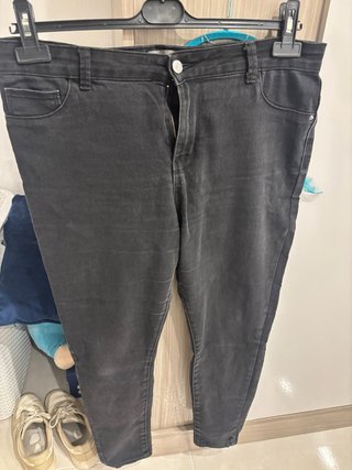 Pantalón vaquero negro skinny