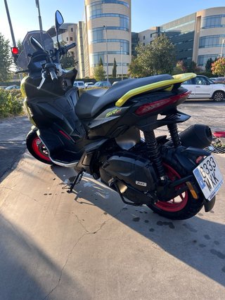 Aprilia SR GT 125 ABS Sport Scooter