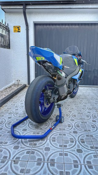 Suzuki GSXR 1000 k8 circuito