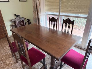 Mesa comedor y 6 sillas antiguo