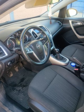 Opel Astra 2012