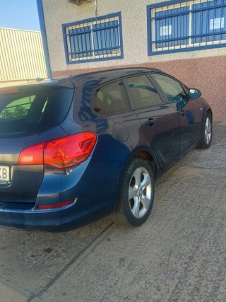 Opel Astra 2012