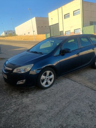Opel Astra 2012
