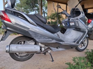 Suzuki Burgman 250 Maxi Scooter Gris