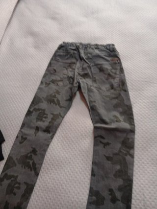 Pantalón Zara Camuflaje Gris 11-12 años