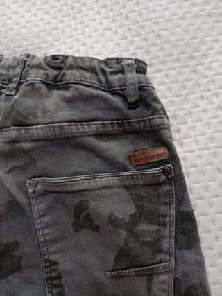 Pantalón Zara Camuflaje Gris 11-12 años