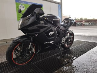 Hyosung GT125R Negra Deportiva