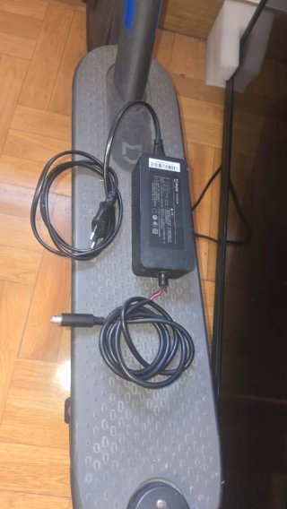Patinete Xiaomi 365 + televisor