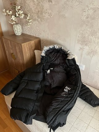 Parka RAINS Negra Talla M (L) A ESTRENAR