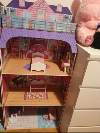 Casita de muñecas rosa