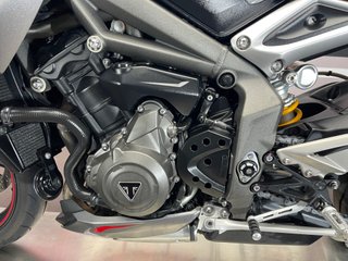 Triumph Street Triple RS Plata