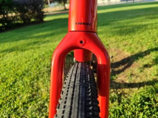 Bicicleta Gravel Trek Checkpoint Taglia M/L