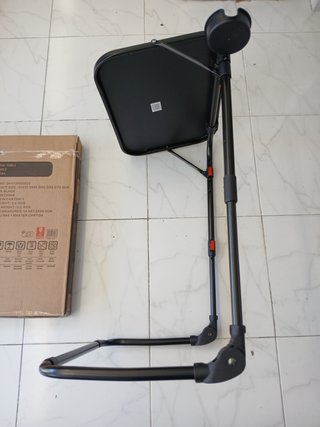 Scrivania pieghevole regolabile Homy Casa con portabicchieri, colore nero: tavolo portatile per laptop, è