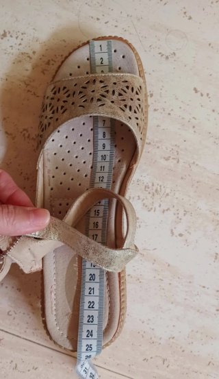 Sandalias doradas nuevas T,39