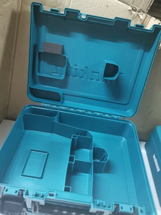 2 maletines makita para taladro  con taras