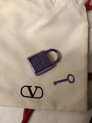 Lucchetto moda Valentino Beauty viola