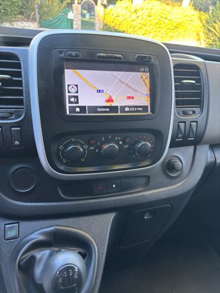 Renault Trafic 2015 9 Plazas SIN ADBLUE