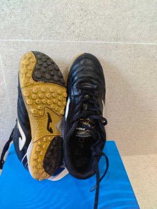 Zapatillas Joma multitacos niño negro/dorado