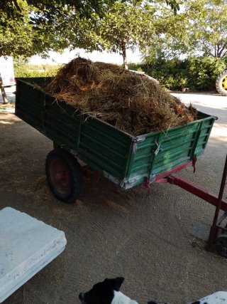 Abono de caballo en remolque
