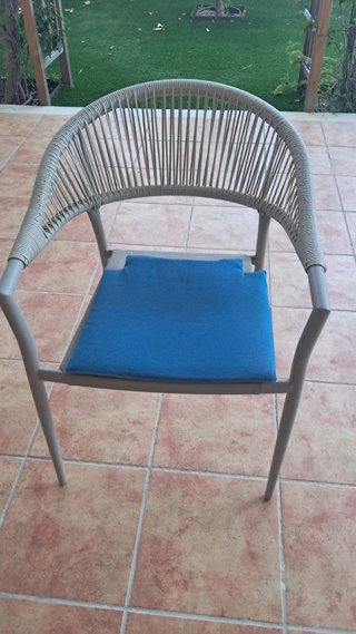 Mesa y sillas de jardín madera y metal