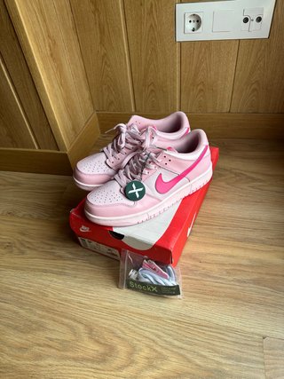 Nike Dunk Low Triple Pink