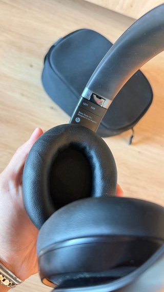 Beats Studio Pro Negros
