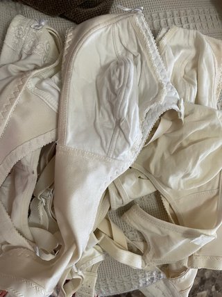 Sujetadores de lactancia beige y blanco 4 unidades
