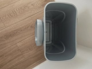 Cubo de reciclaje gris