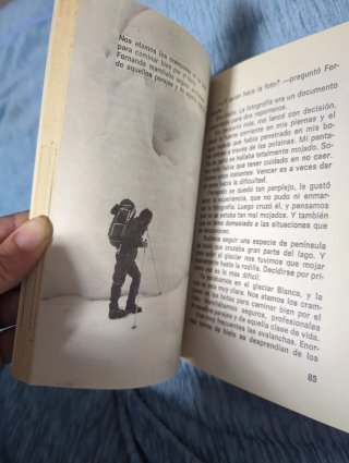 Tumba de hielo. Cesar Pérez de Tudela