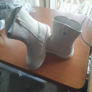 Botas niña Merkal talla 24 blancas