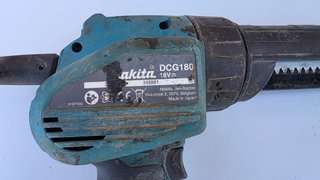Pistola silicona Makita DCG180 18V con maletín