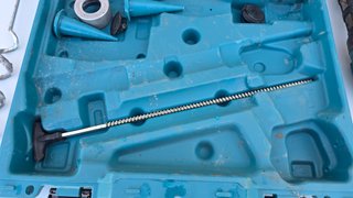 Pistola silicona Makita DCG180 18V con maletín