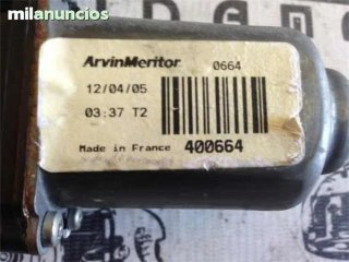 Elevalunas derecho renault kangoo