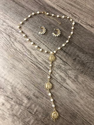 Conjunto collar y pendientes